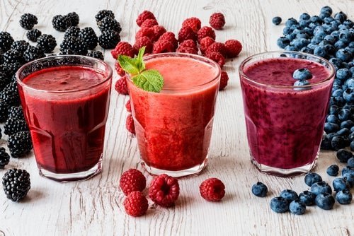 Berry-Powered Detox Smoothie for a Refreshing Antioxidant Boost