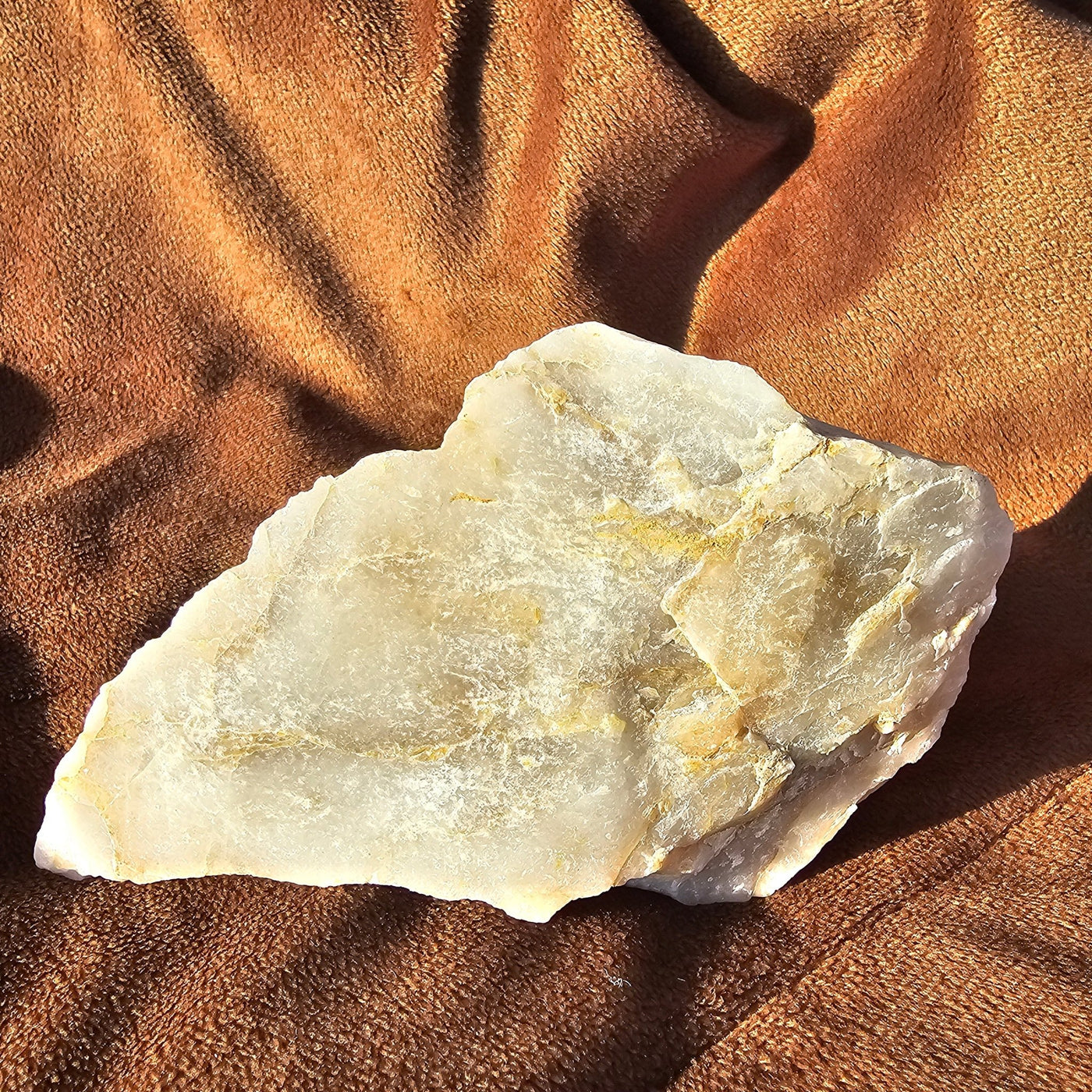 Triangular Natural Quartz Stone - Hyaluxe Body