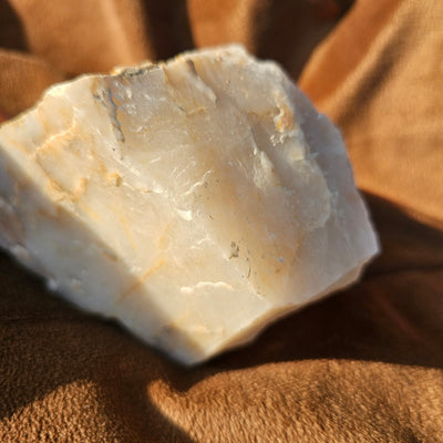 Triangular Natural Quartz Stone - Hyaluxe Body